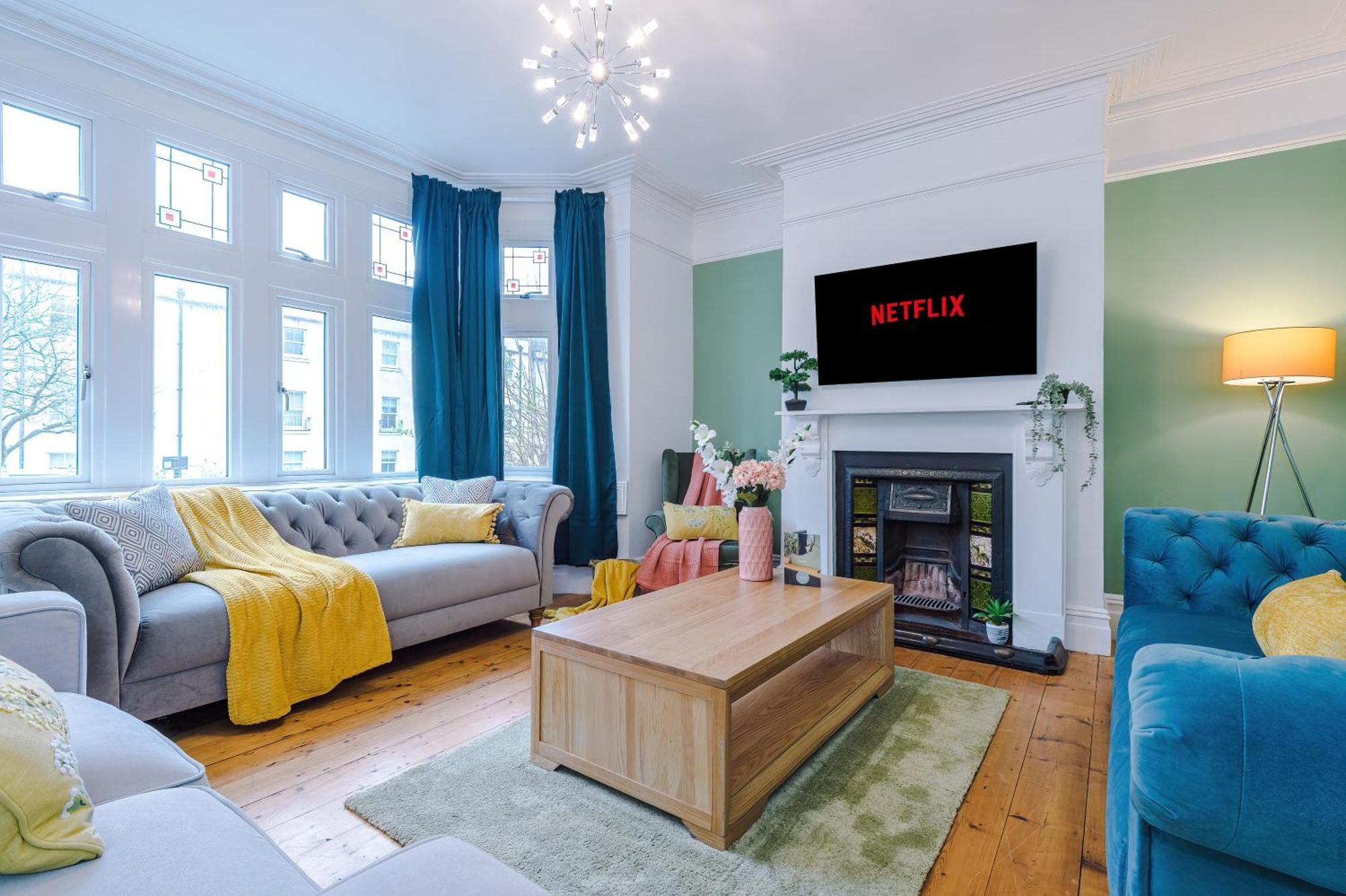 Incredible - Five Bedroom - 7 Actual Beds - 6 Bathroom House By Purestay - Central Bath With Parking Zewnętrze zdjęcie