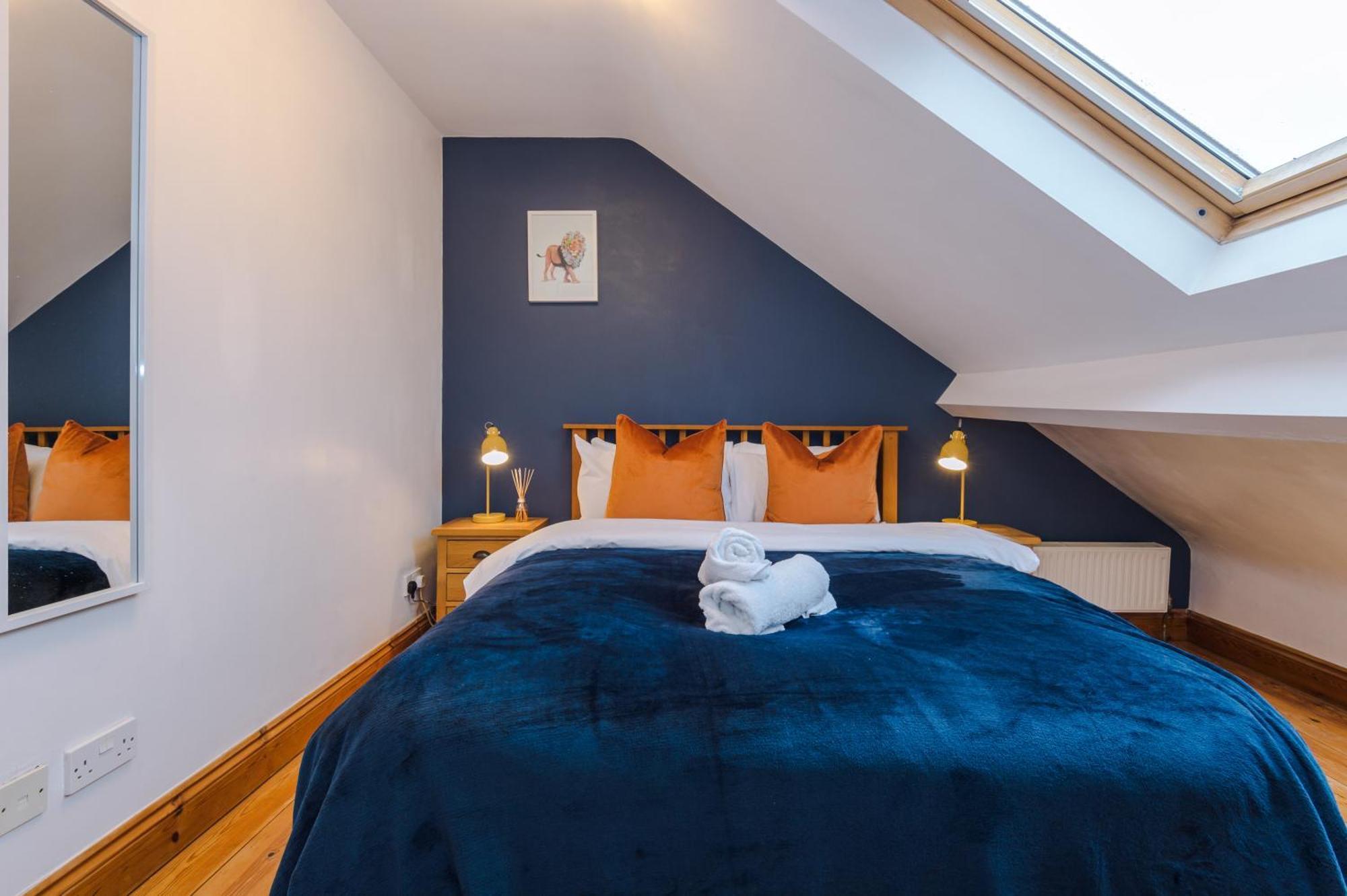 Incredible - Five Bedroom - 7 Actual Beds - 6 Bathroom House By Purestay - Central Bath With Parking Zewnętrze zdjęcie