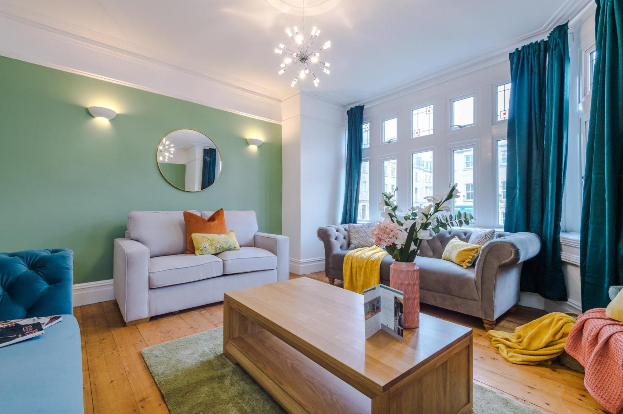 Incredible - Five Bedroom - 7 Actual Beds - 6 Bathroom House By Purestay - Central Bath With Parking Zewnętrze zdjęcie