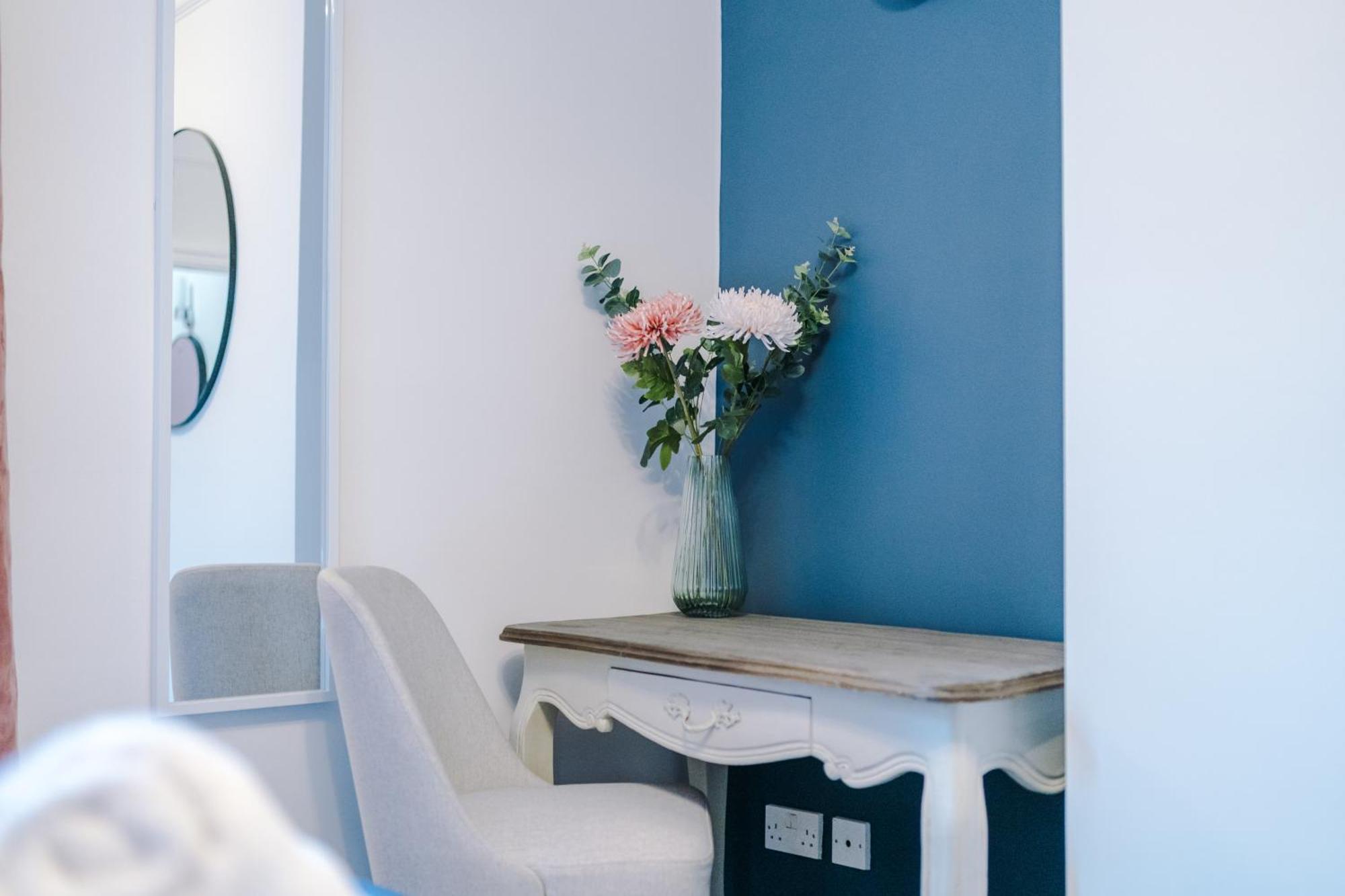Incredible - Five Bedroom - 7 Actual Beds - 6 Bathroom House By Purestay - Central Bath With Parking Zewnętrze zdjęcie