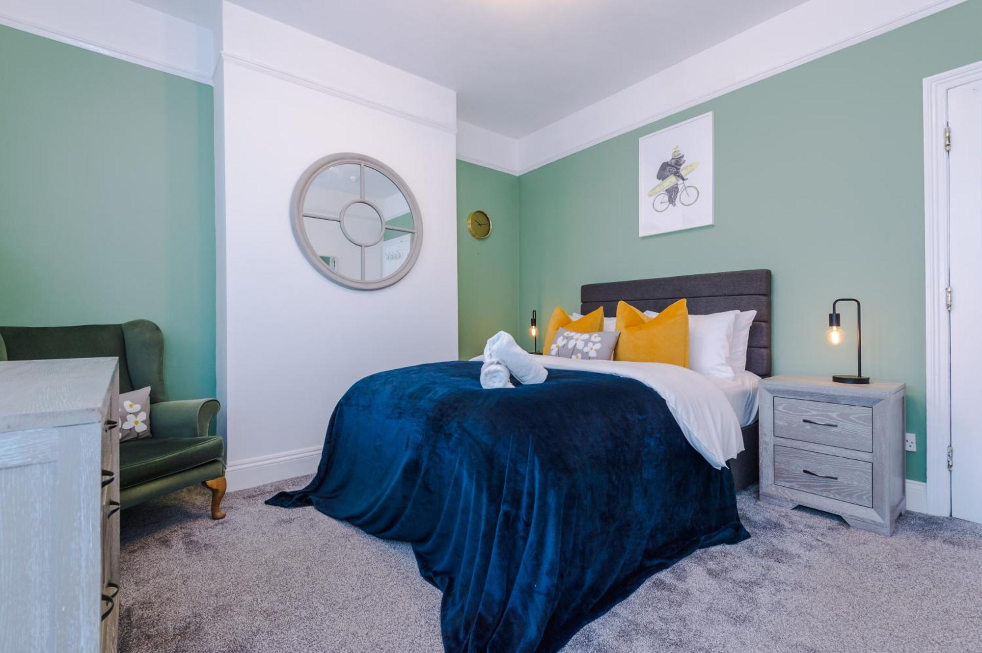 Incredible - Five Bedroom - 7 Actual Beds - 6 Bathroom House By Purestay - Central Bath With Parking Zewnętrze zdjęcie