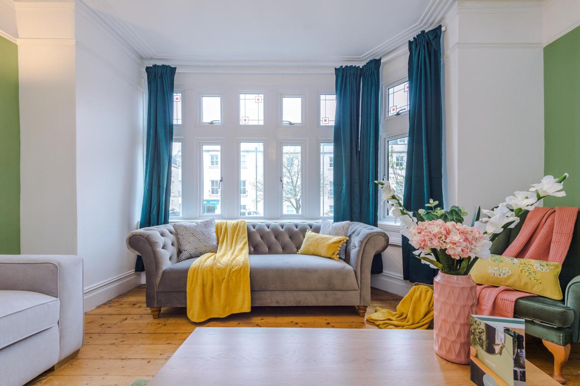 Incredible - Five Bedroom - 7 Actual Beds - 6 Bathroom House By Purestay - Central Bath With Parking Zewnętrze zdjęcie