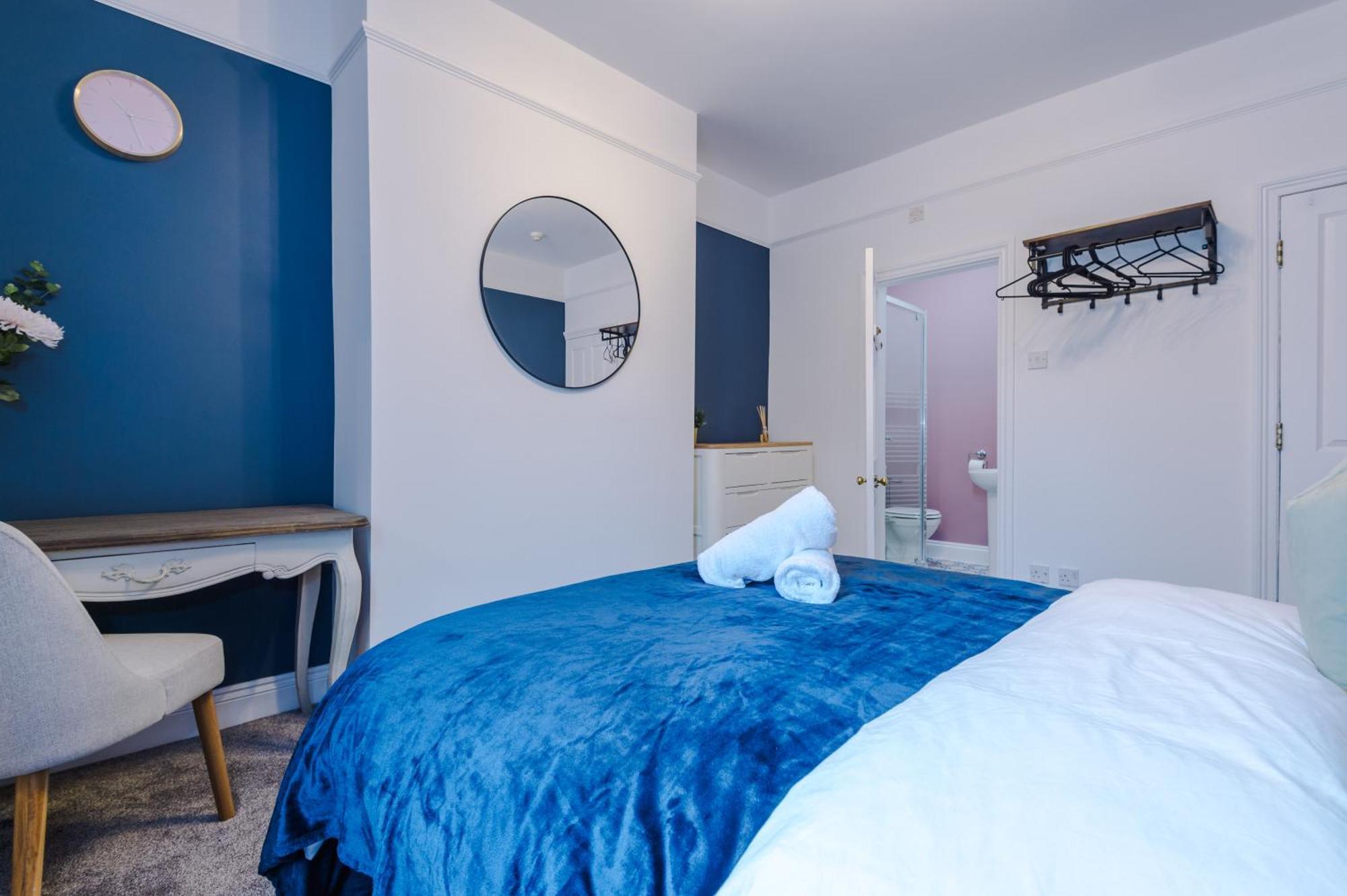 Incredible - Five Bedroom - 7 Actual Beds - 6 Bathroom House By Purestay - Central Bath With Parking Zewnętrze zdjęcie