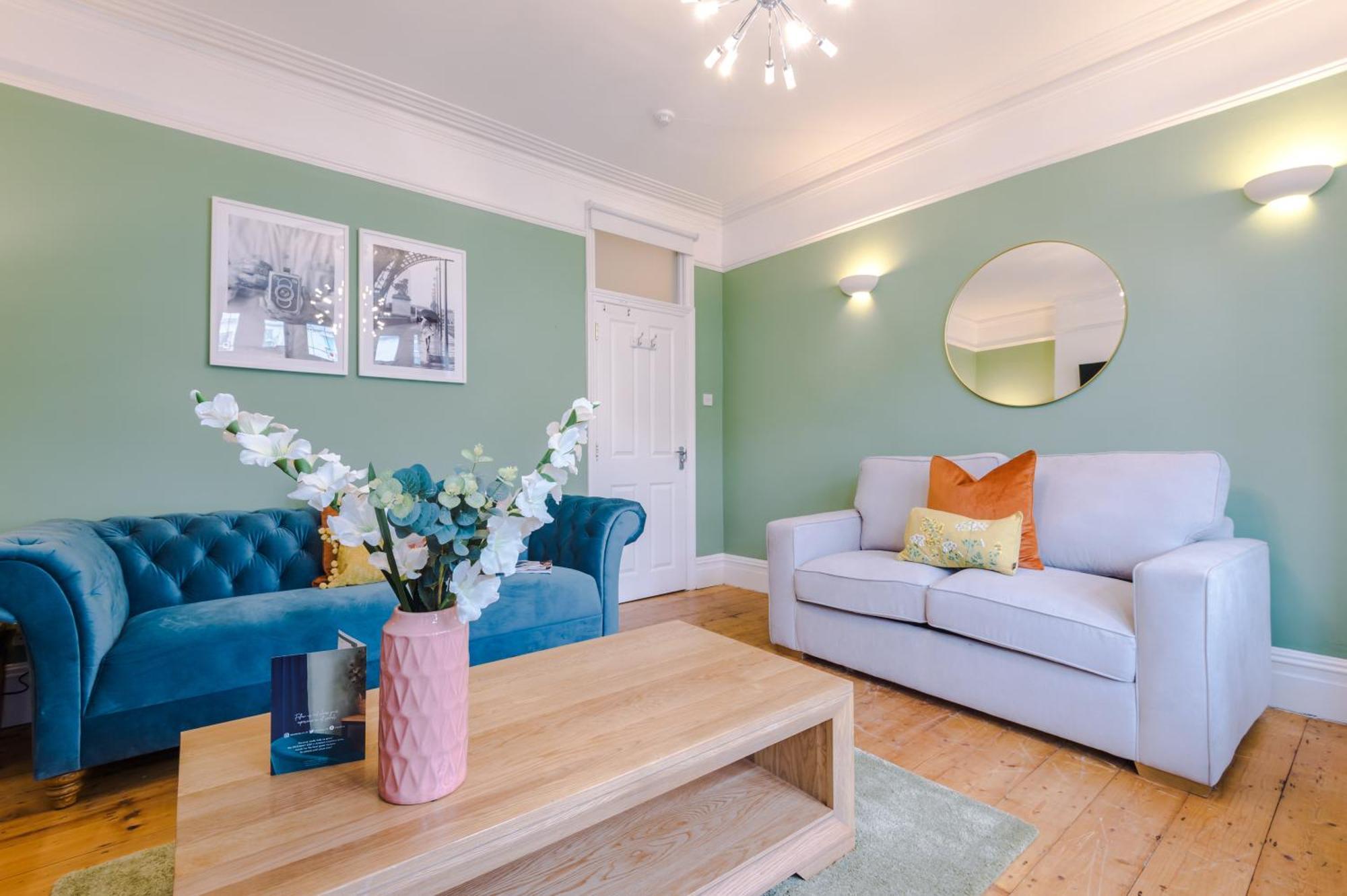 Incredible - Five Bedroom - 7 Actual Beds - 6 Bathroom House By Purestay - Central Bath With Parking Zewnętrze zdjęcie