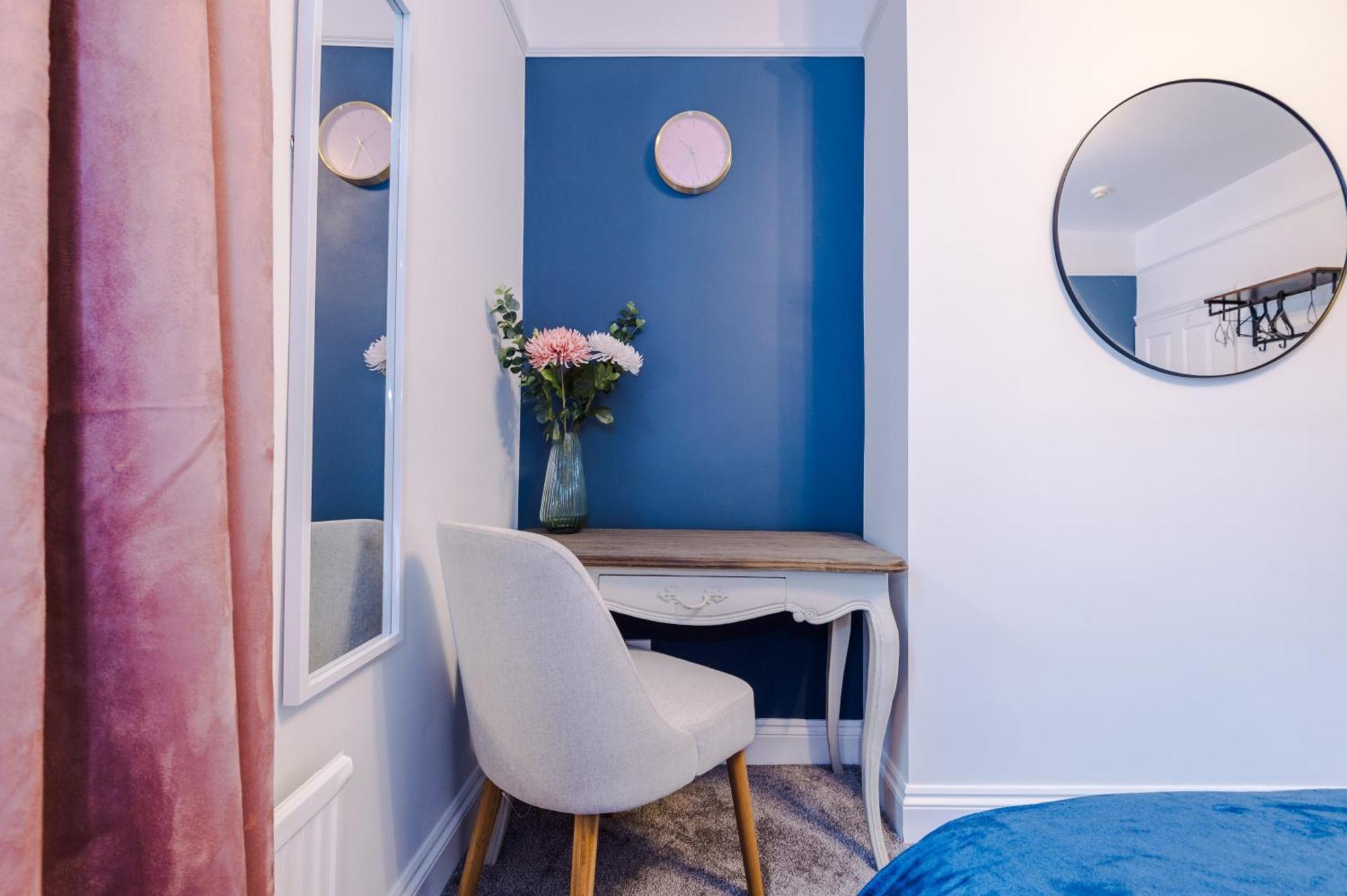 Incredible - Five Bedroom - 7 Actual Beds - 6 Bathroom House By Purestay - Central Bath With Parking Zewnętrze zdjęcie