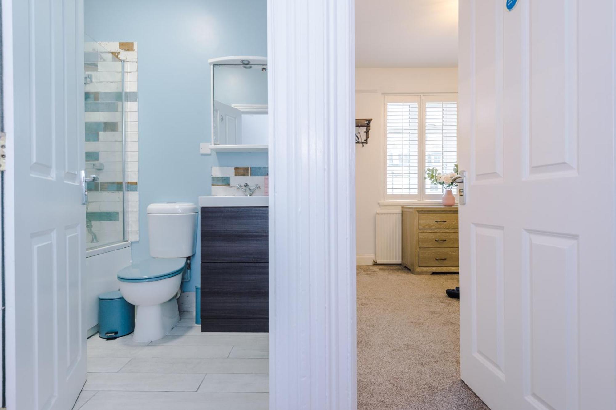 Incredible - Five Bedroom - 7 Actual Beds - 6 Bathroom House By Purestay - Central Bath With Parking Zewnętrze zdjęcie